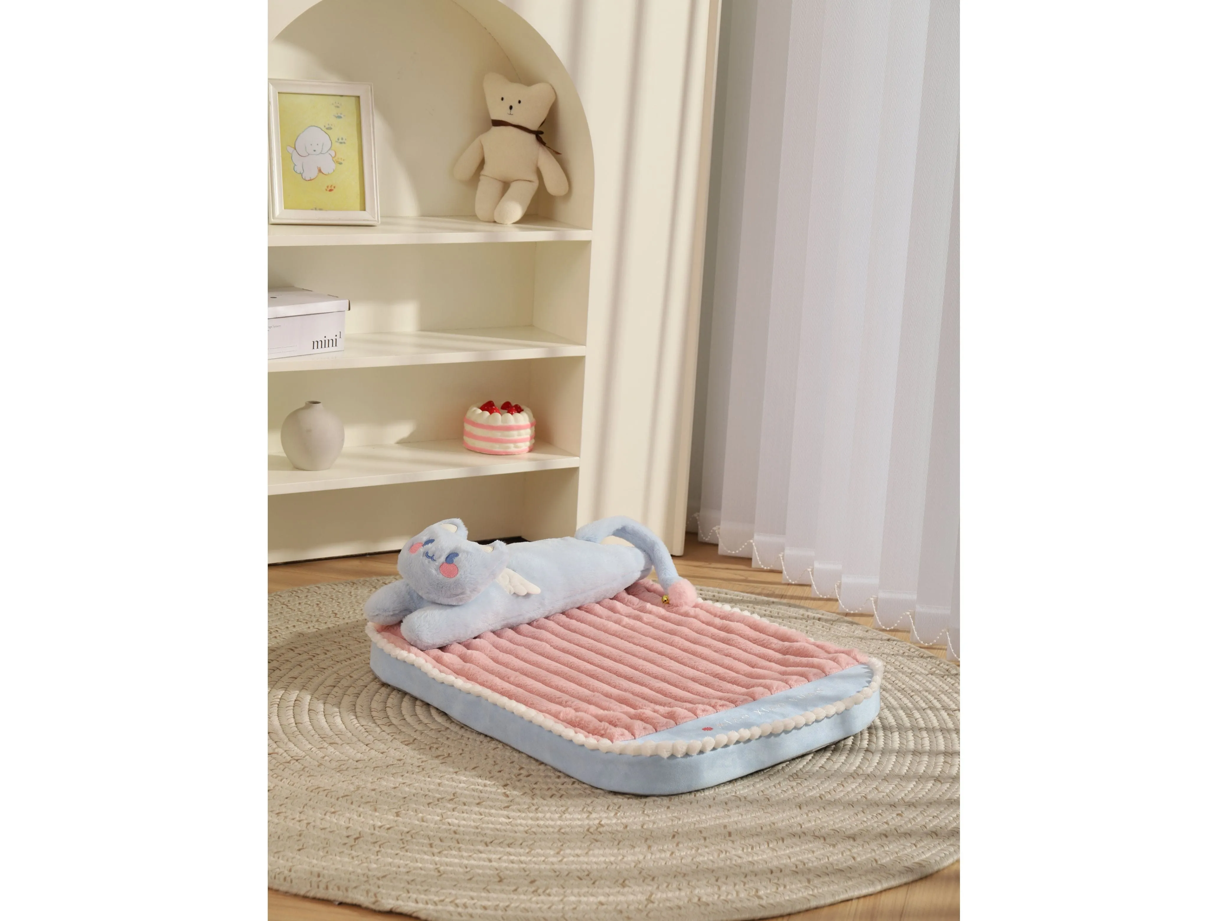Meow Meow - Flying Meow Pillow Nest Cushion Pets Qatar